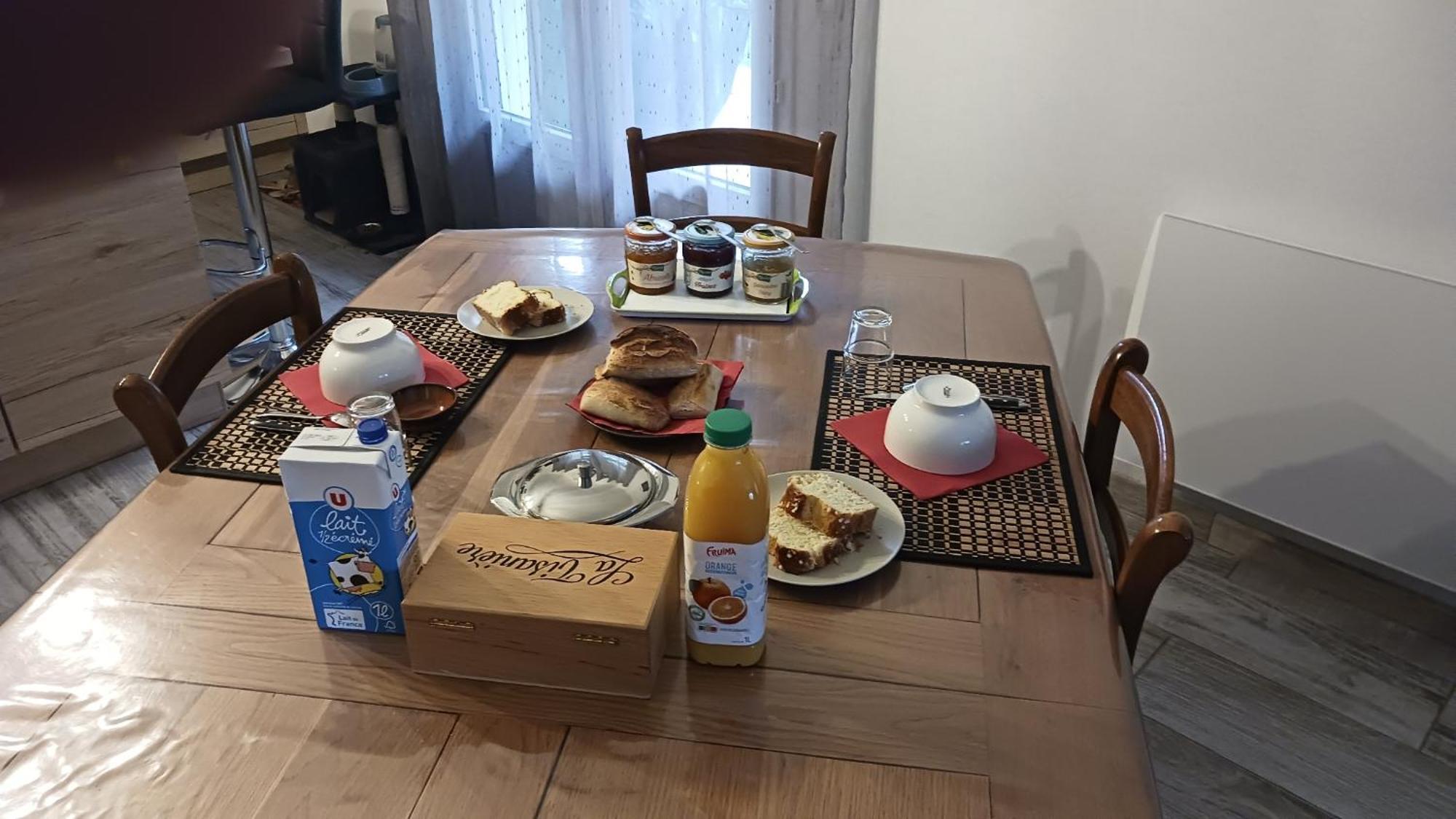 A La Joie De Vivre Chez L'Habitant Banat Exterior foto
